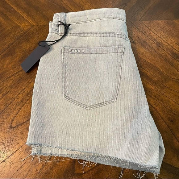 BLANK NYC Fulton Roll Up Short in light wash - Picture 5 of 5